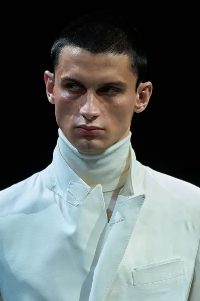 Look 12